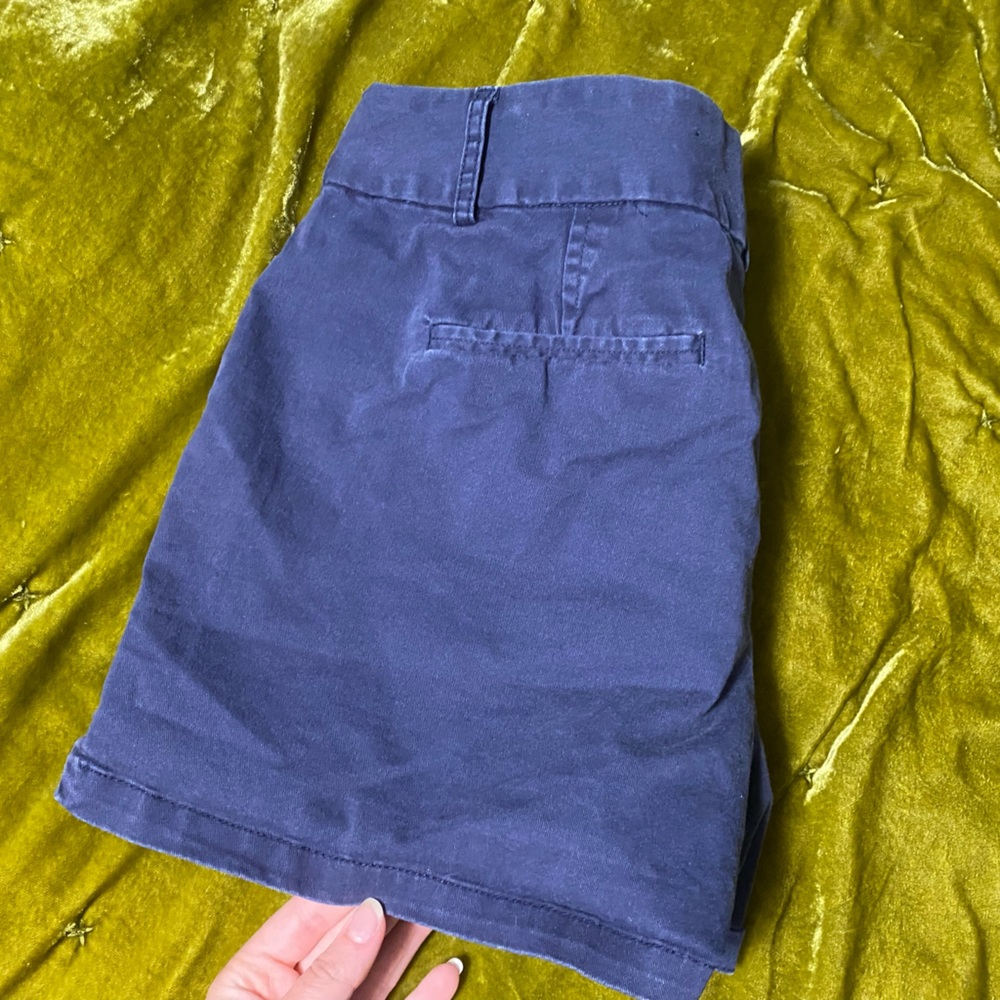 EUC LOFT - loafer shorts — navy blue - size 8 - Picture 2 of 6